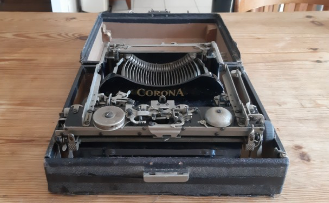 Machine à écrire Corona — Vintage USA